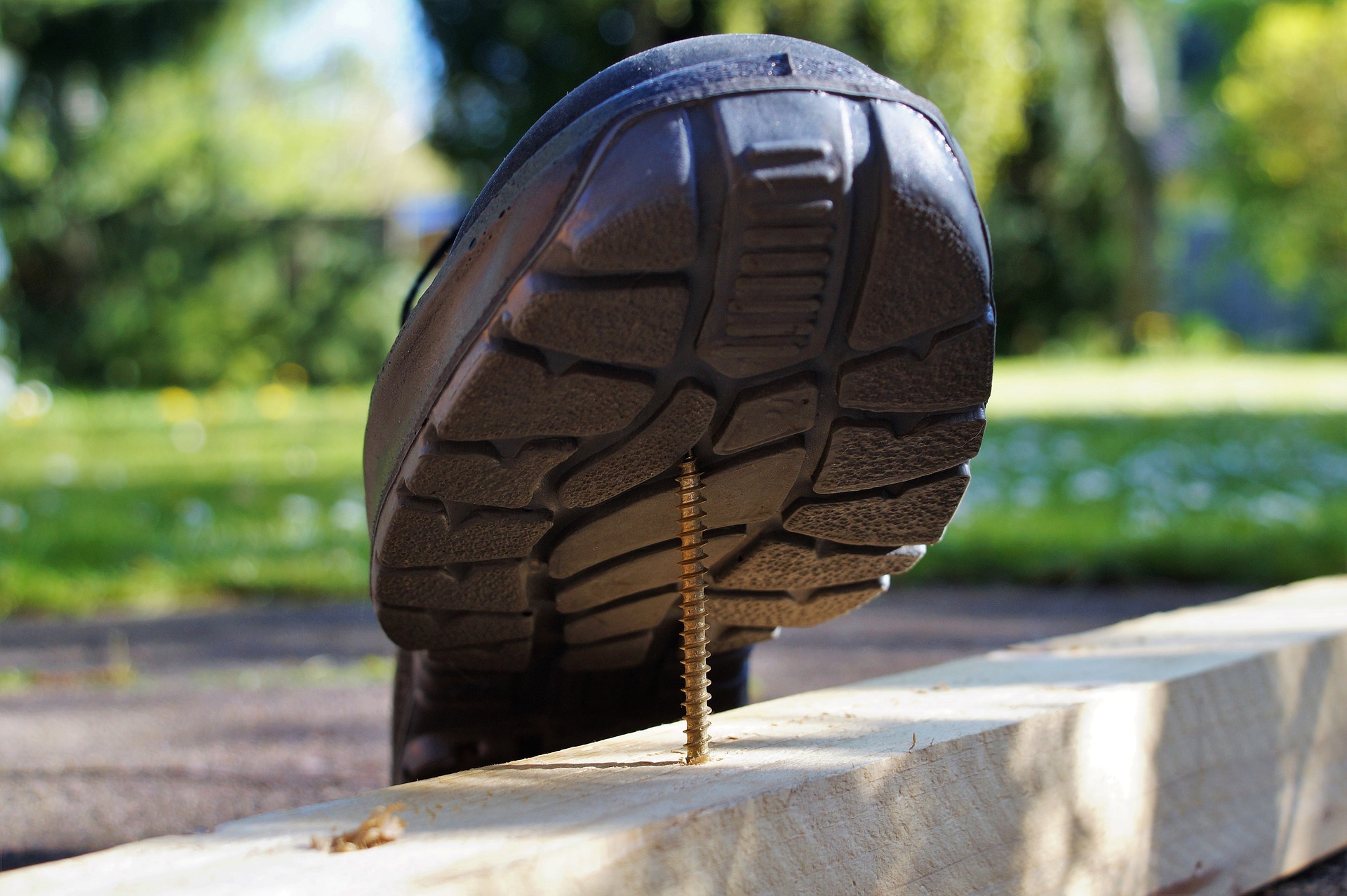 safety-shoes-2274590_1920